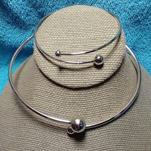 Goldtone adjustable wire ball necklace bracelet set